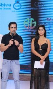 hire-female-anchor-hostess-emcee-pratika-delhi-7may2023-2