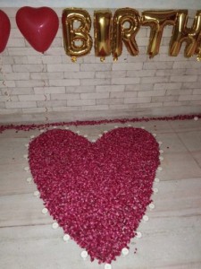 Romantic balloon Decorators in Noida