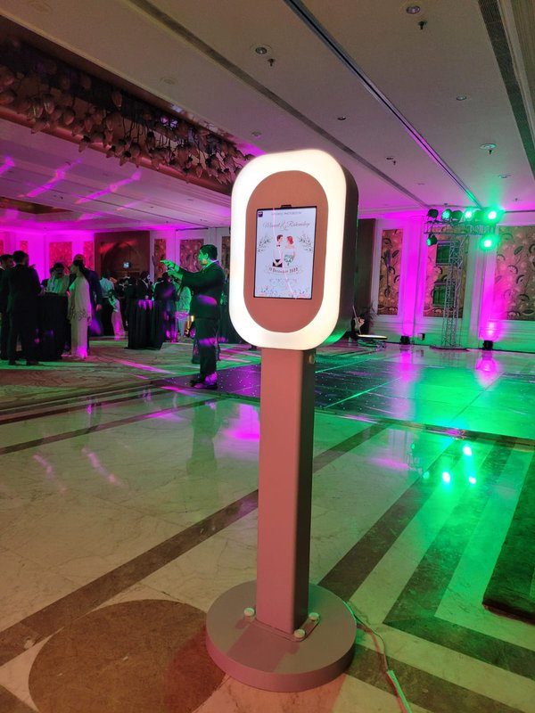 Magic Mirror Photo Booth