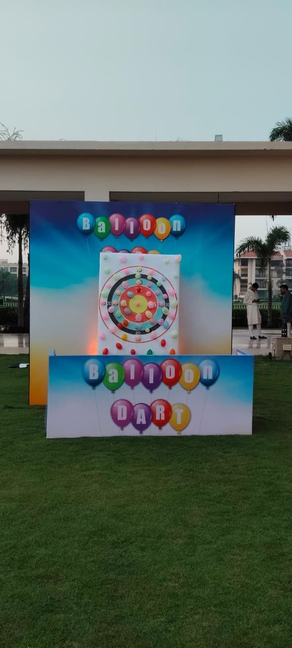 Spin-the-wheel stall